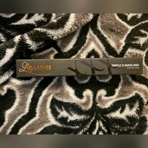 Lilly lashes triple x mascara